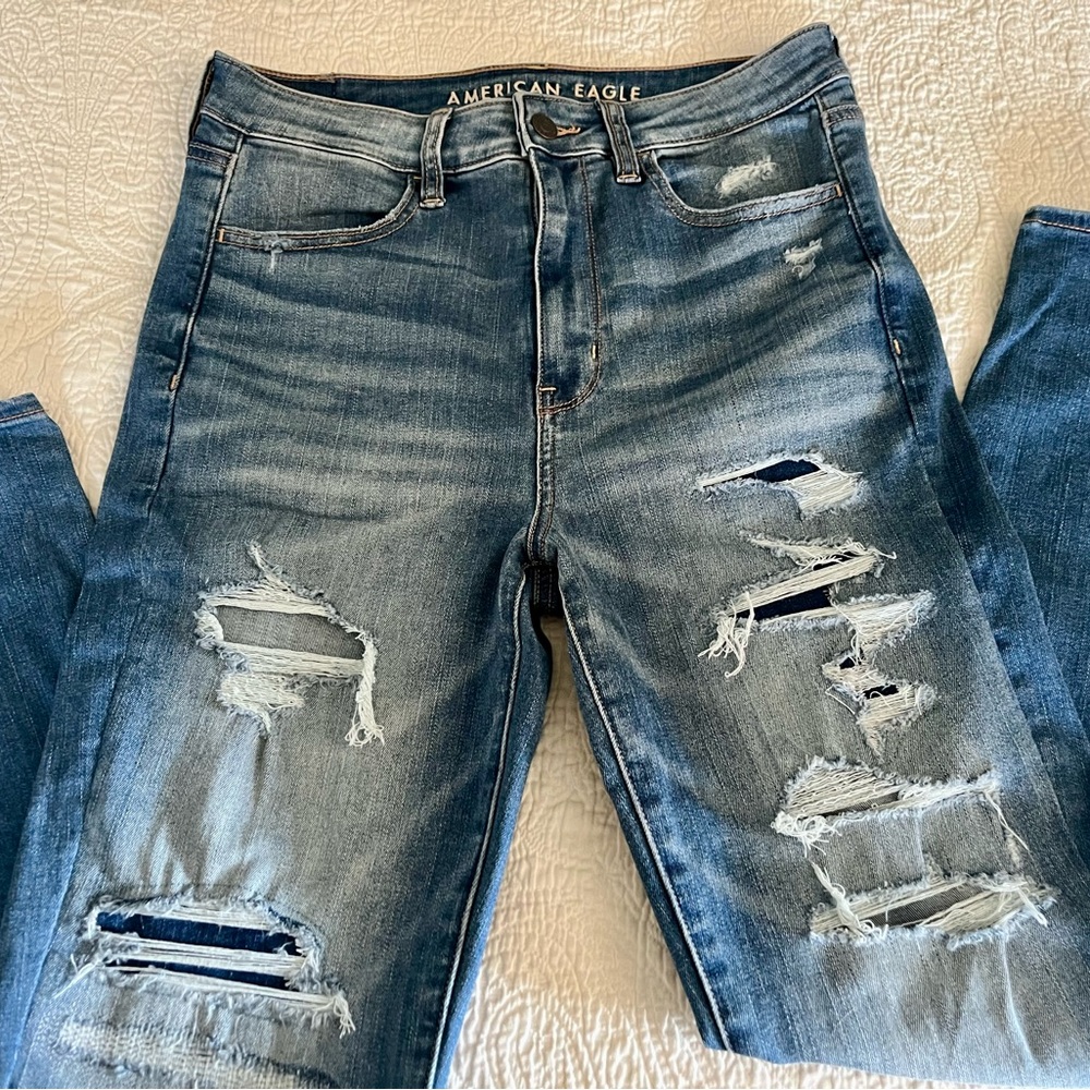 American Eagle Outfitters Skinny Blue Jeans with Distressed Details